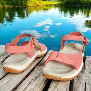 LL Bean Women's 6.5M Pink Suede Leather Strappy Leather Sandals With Buckle